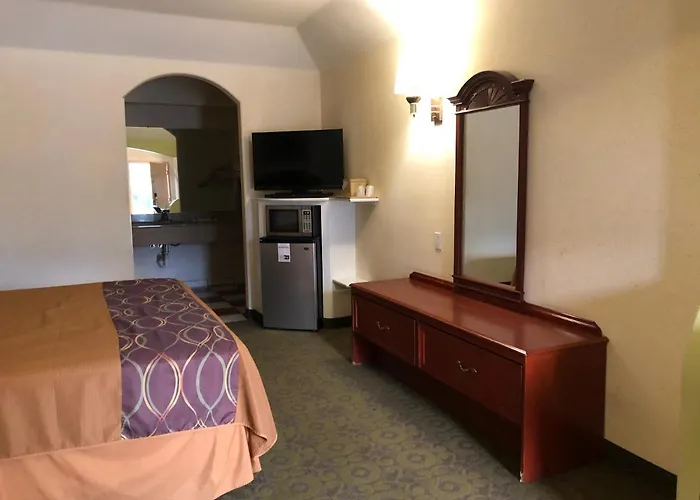 Porter Executive Inn & Suites
