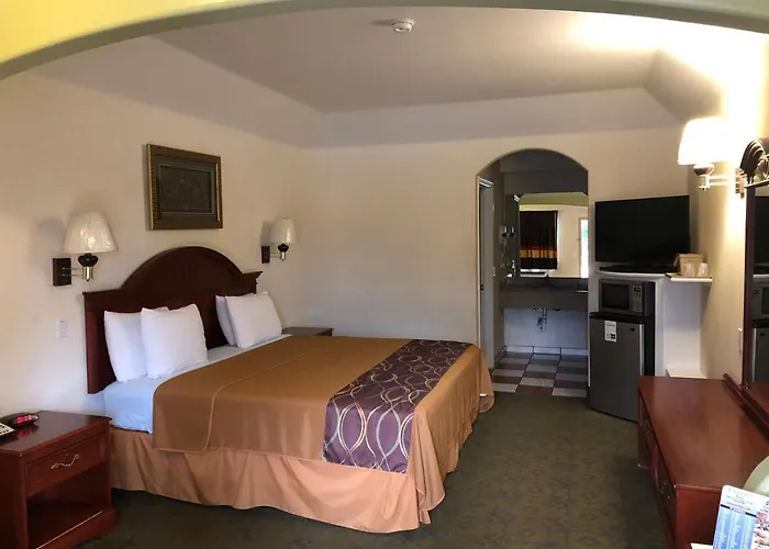 Porter Executive Inn & Suites